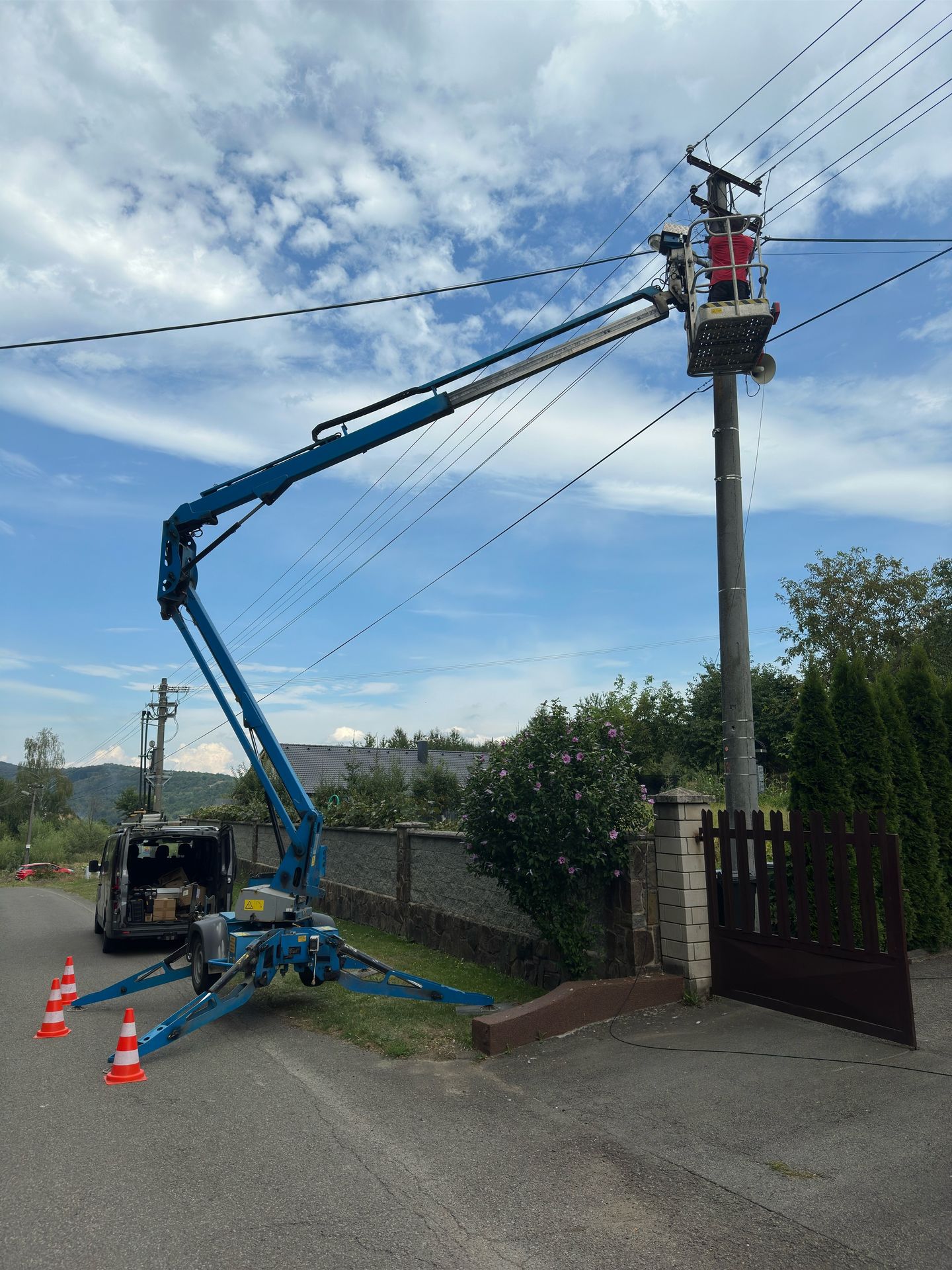 Práca s plošinou na verejnom osvetlení